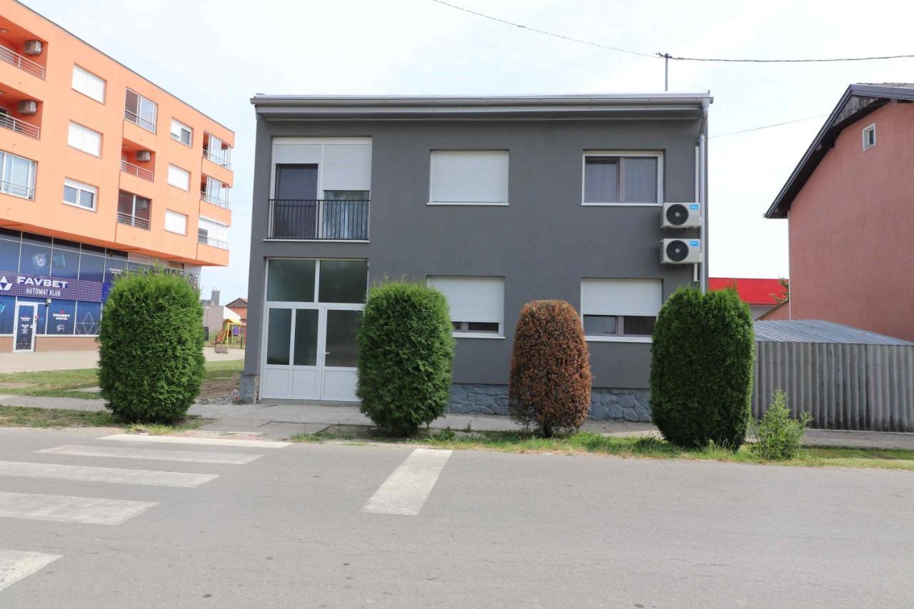 Forum Apartmani I Sobe Donji Miholjac Exterior foto